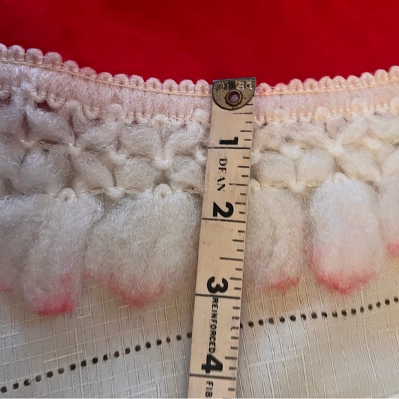 Vintage Red Tee Shirt LARGE 36” white fringe trim Christmas tree skirt - Picture 4 of 5